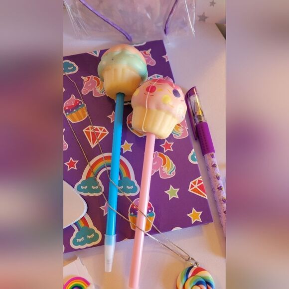 🔥Unicorn 🦄Treat Set door notebook cupcake pens Lolipop necklace NWOT - Picture 5 of 11